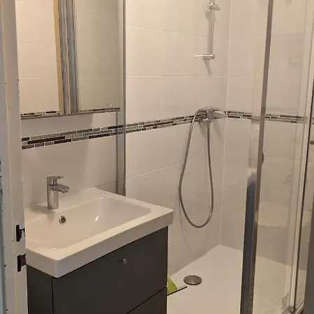 Climatisé Avec Coin Nuit 150m De La Apartamento