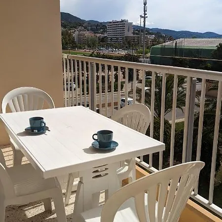 Apartment Climatise Avec Coin Nuit 150m De La Le Lavandou