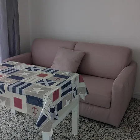 Climatise Avec Coin Nuit 150m De La Апартаменты Ле-Лаванду