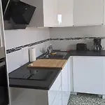 Appartement Climatisé Avec Coin Nuit 150m De La *